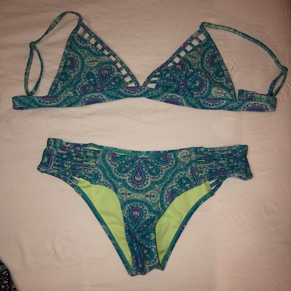 Bikini!